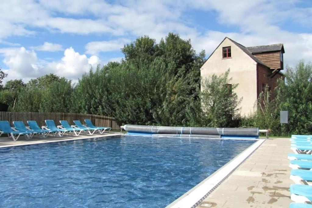 Blueberry Cottage - Lower Mill Estate Somerford Keynes Экстерьер фото