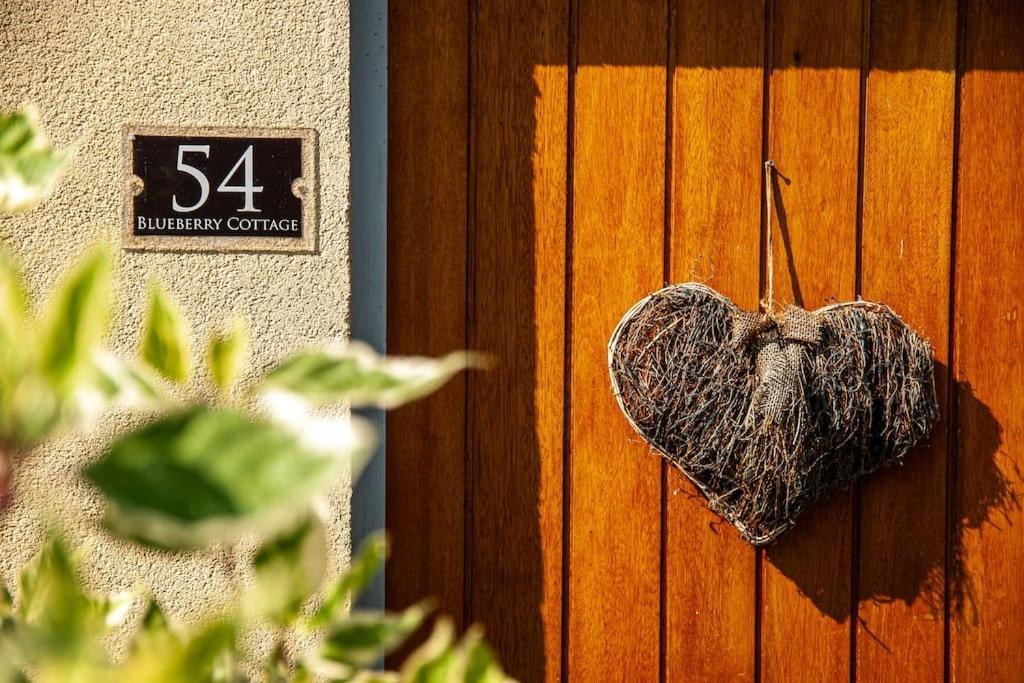 Blueberry Cottage - Lower Mill Estate Somerford Keynes Экстерьер фото