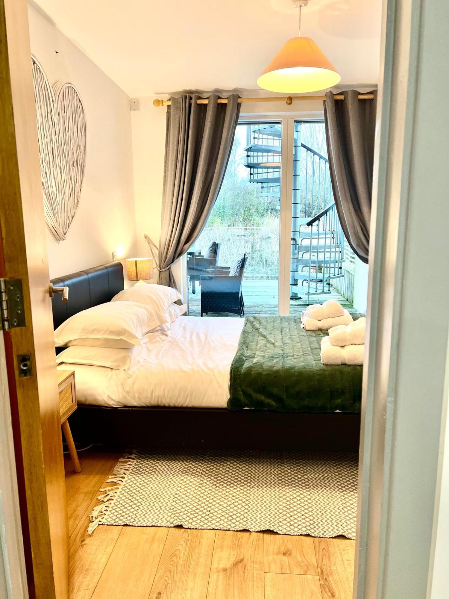 Blueberry Cottage - Lower Mill Estate Somerford Keynes Экстерьер фото